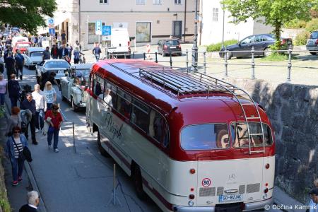 Mednarodna revija starodobnikov v Kamnik privabila ljubitelje klasičnih vozil (45)